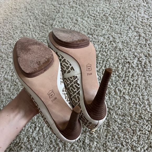 Tory Burch white heels - Picture 3 of 7